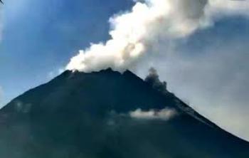 Merapi Kembali Luncurkan Awan Panas Sejauh 1,6 Kilometer